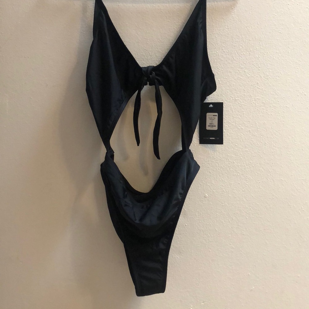 Fashion Nova One Piece Swimsuit - Picture 4 of 6